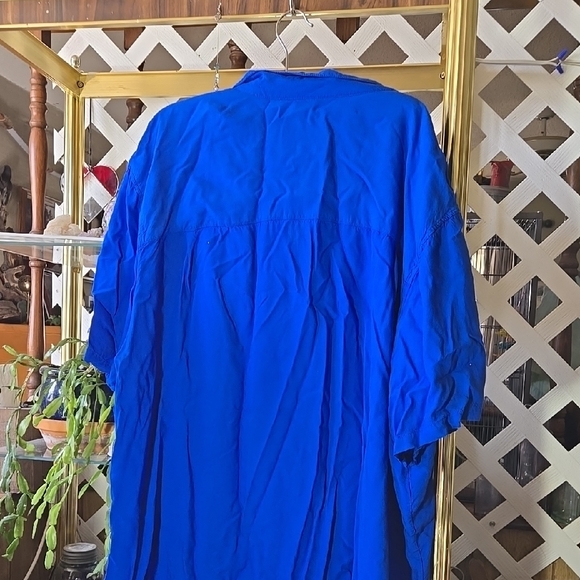 Blue Poker Themed Button-Up Shirt Size 4x. - Picture 6 of 6